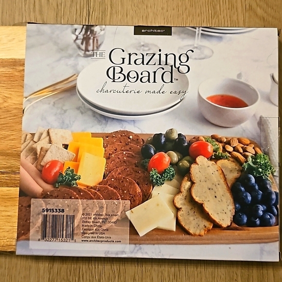 New Holiday Grazing Board 100% Acacia Wood Appetizer Charcuterie 16x7 - Picture 5 of 6